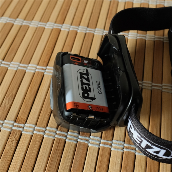 ヘッドランプ：PETZL(ペツル)「アクティック コア」 – 茶窓 × 山喫茶：chasou trek